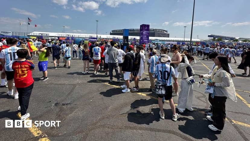 Trump presence means two-hour queues for World Cup final
