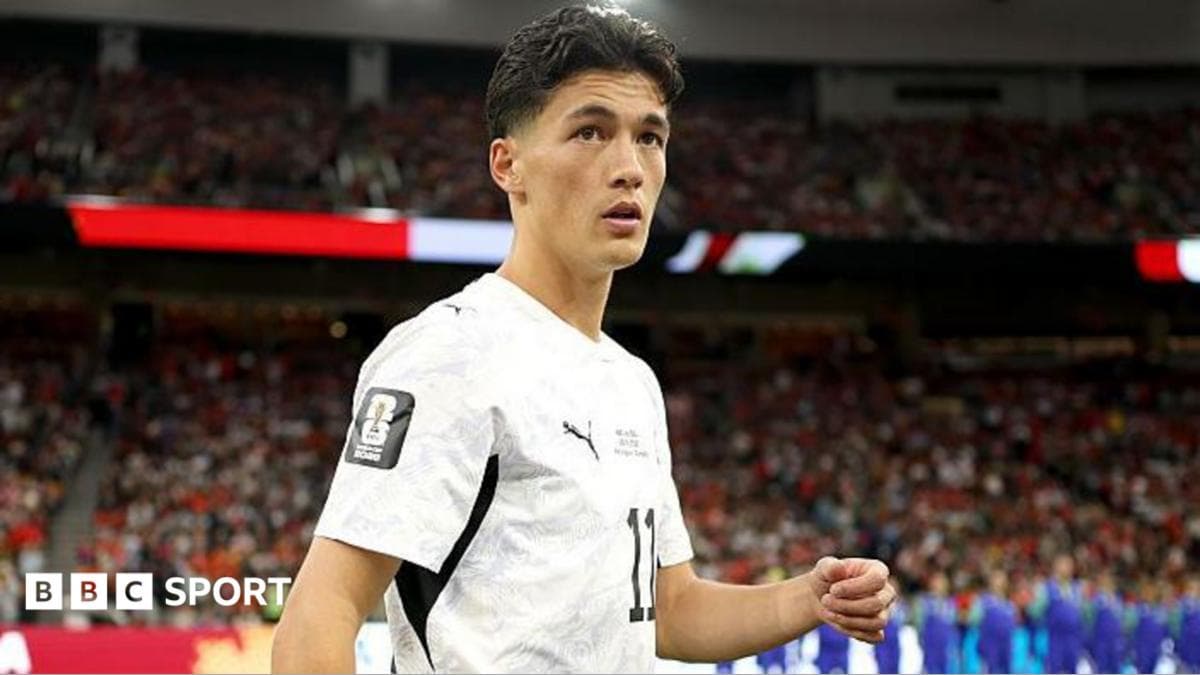 Swansea sign New Zealand winger Just from Motherwell
